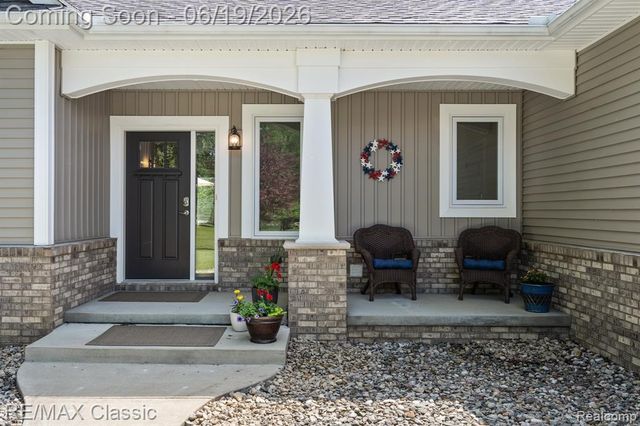 2887 W Joy Road, Ann Arbor, MI 48105