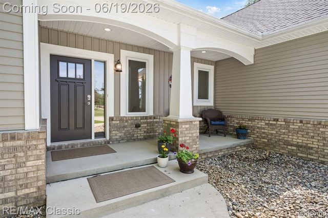 2887 W Joy Road, Ann Arbor, MI 48105