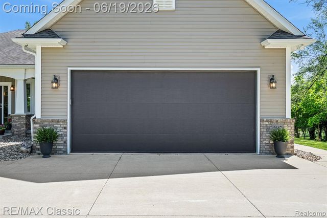 2887 W Joy Road, Ann Arbor, MI 48105