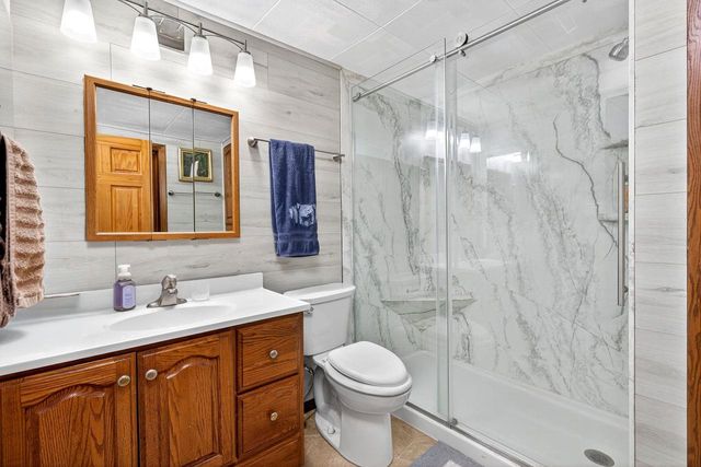 8511 EDGEWATER, Omro, WI 54963