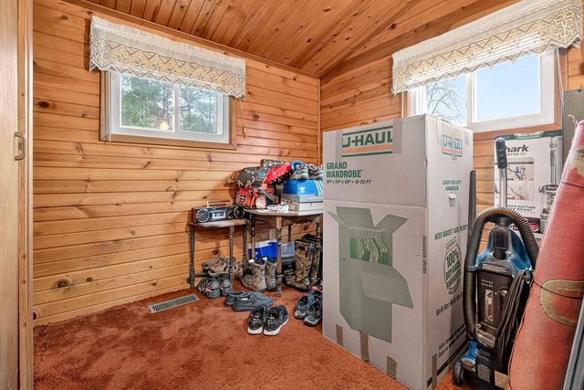 8511 EDGEWATER, Omro, WI 54963