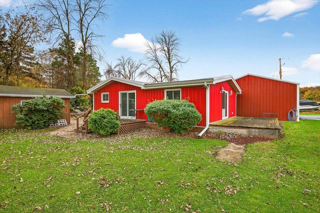 8511 EDGEWATER, Omro, WI 54963