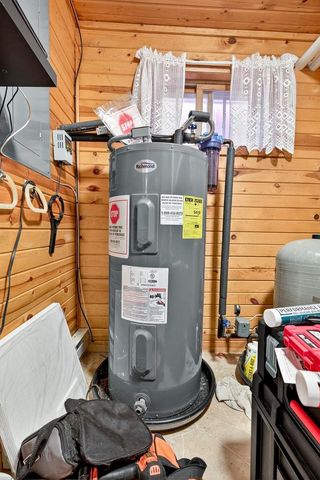 8511 EDGEWATER, Omro, WI 54963