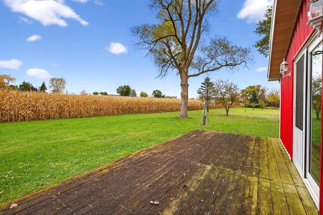 8511 EDGEWATER, Omro, WI 54963