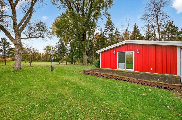 8511 EDGEWATER, Omro, WI 54963