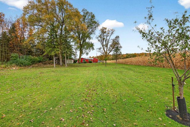 8511 EDGEWATER, Omro, WI 54963