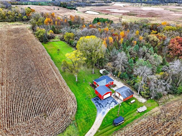 8511 EDGEWATER, Omro, WI 54963