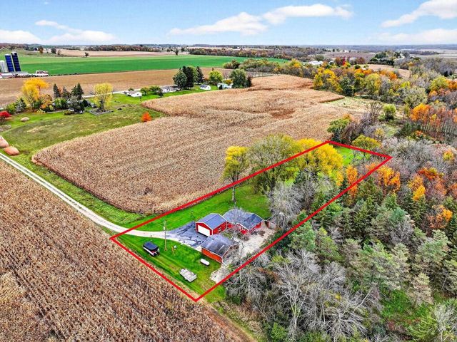 8511 EDGEWATER, Omro, WI 54963