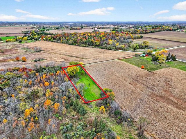 8511 EDGEWATER, Omro, WI 54963