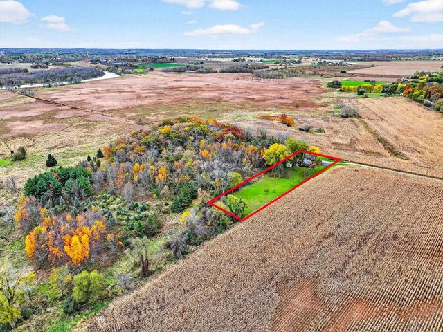 8511 EDGEWATER, Omro, WI 54963