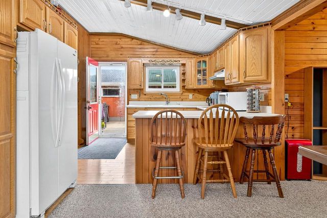 8511 EDGEWATER, Omro, WI 54963