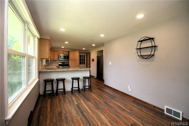 8709 Nottingham, Clarence, NY 14221