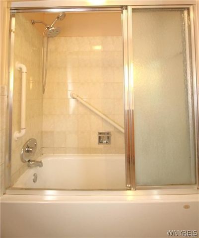 8709 Nottingham, Clarence, NY 14221