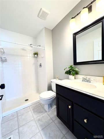 38 Amberly Drive, St Peters, MO 63376