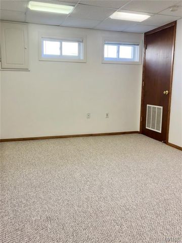 38 Amberly Drive, St Peters, MO 63376