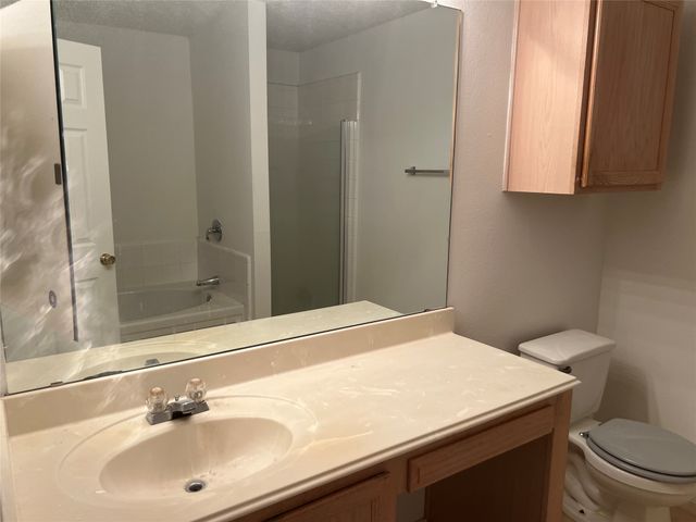 140 Rolling Hills Place, Lancaster, TX 75146
