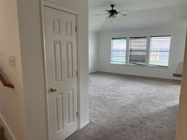 140 Rolling Hills Place, Lancaster, TX 75146