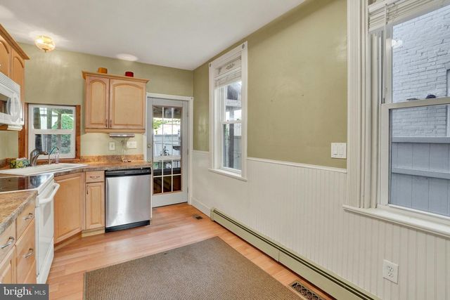 208 S 6TH ST, Columbia, PA 17512