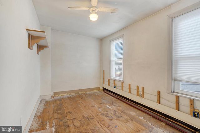 208 S 6TH ST, Columbia, PA 17512