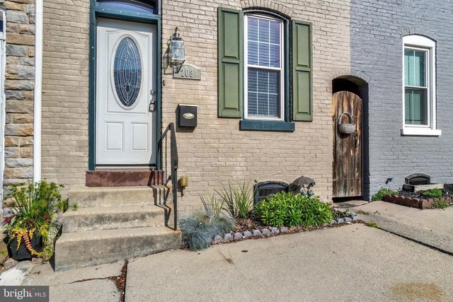 208 S 6TH ST, Columbia, PA 17512