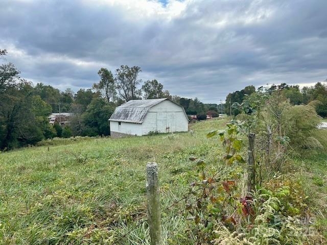 557 Falls Avenue, Granite Falls, NC 28630