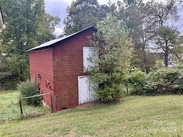 557 Falls Avenue, Granite Falls, NC 28630