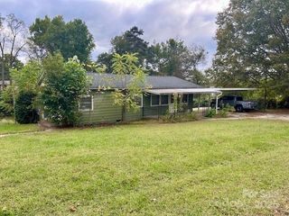 557 Falls Avenue, Granite Falls, NC 28630