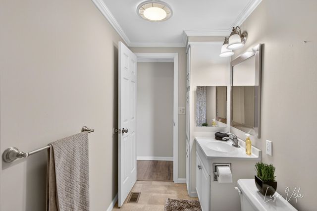 913 E Lewis Street, Whitehall, MI 49461