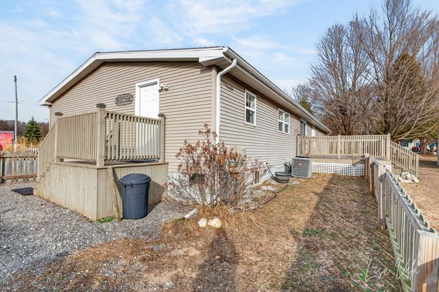 913 E Lewis Street, Whitehall, MI 49461