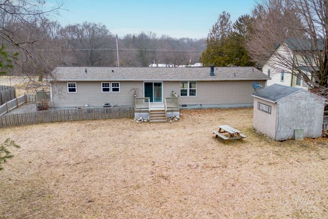 913 E Lewis Street, Whitehall, MI 49461