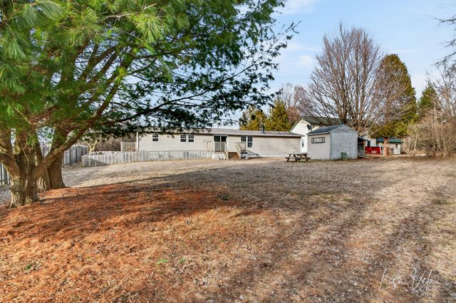 913 E Lewis Street, Whitehall, MI 49461