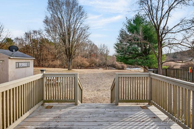 913 E Lewis Street, Whitehall, MI 49461