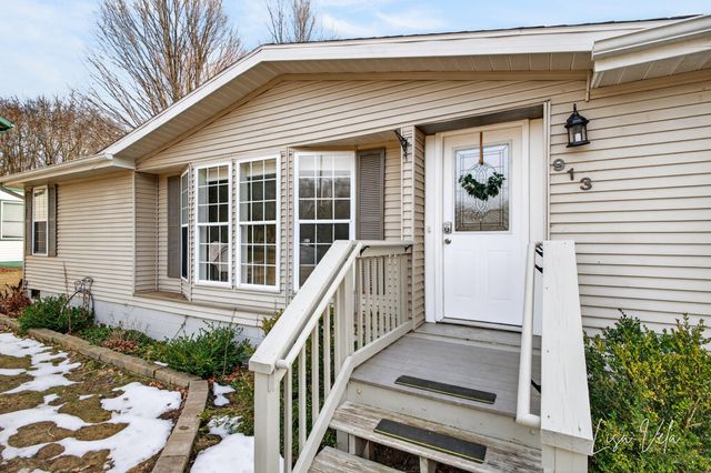 913 E Lewis Street, Whitehall, MI 49461