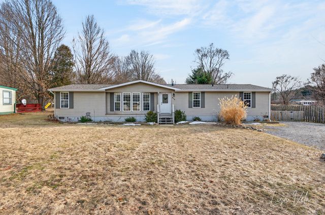 913 E Lewis Street, Whitehall, MI 49461