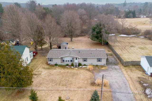 913 E Lewis Street, Whitehall, MI 49461