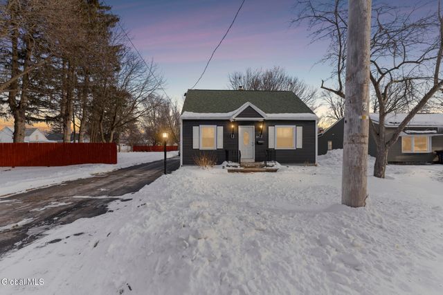 38 Rotterdam Street, Rotterdam, NY 12306