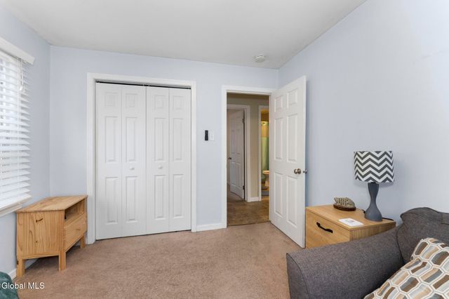 38 Rotterdam Street, Rotterdam, NY 12306