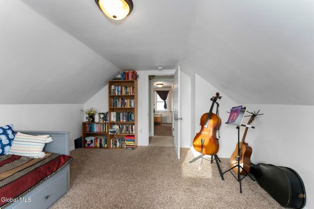 38 Rotterdam Street, Rotterdam, NY 12306