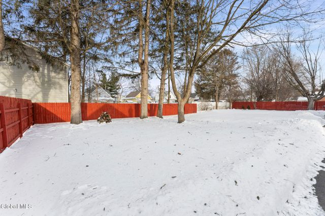 38 Rotterdam Street, Rotterdam, NY 12306