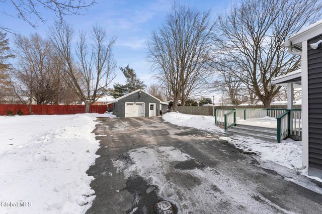 38 Rotterdam Street, Rotterdam, NY 12306