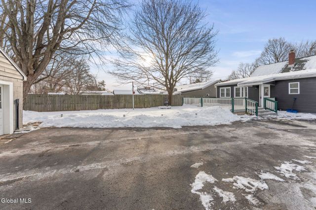 38 Rotterdam Street, Rotterdam, NY 12306