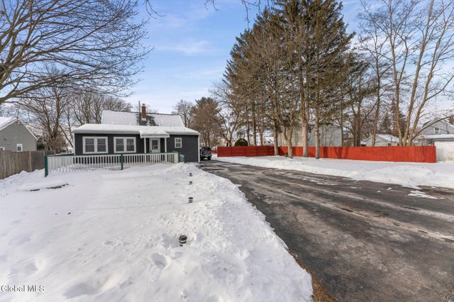 38 Rotterdam Street, Rotterdam, NY 12306