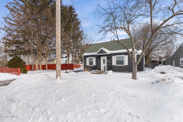 38 Rotterdam Street, Rotterdam, NY 12306