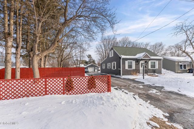 38 Rotterdam Street, Rotterdam, NY 12306