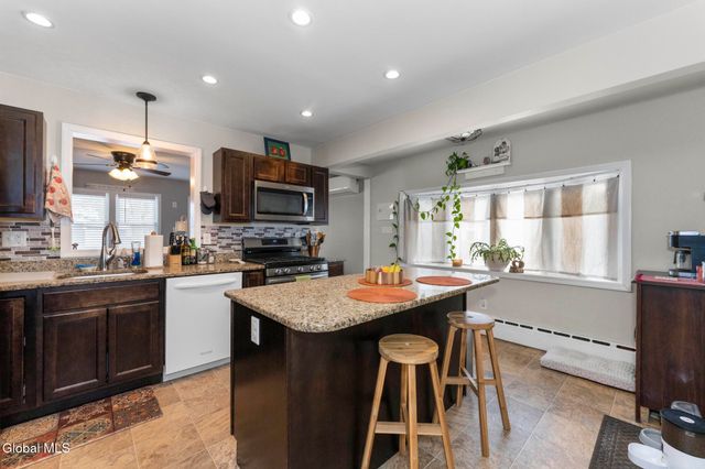 38 Rotterdam Street, Rotterdam, NY 12306