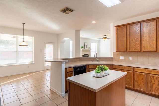 2109 Auburn Shores Drive, Pearland, TX 77584