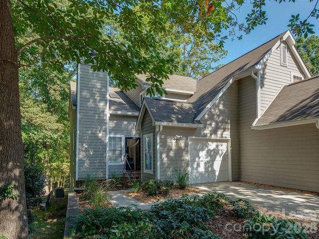 9006 Saint Thomas Lane, Charlotte, NC 28277