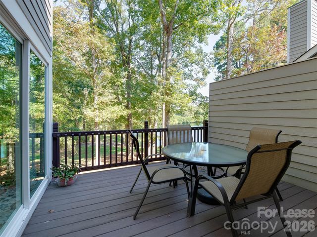 9006 Saint Thomas Lane, Charlotte, NC 28277