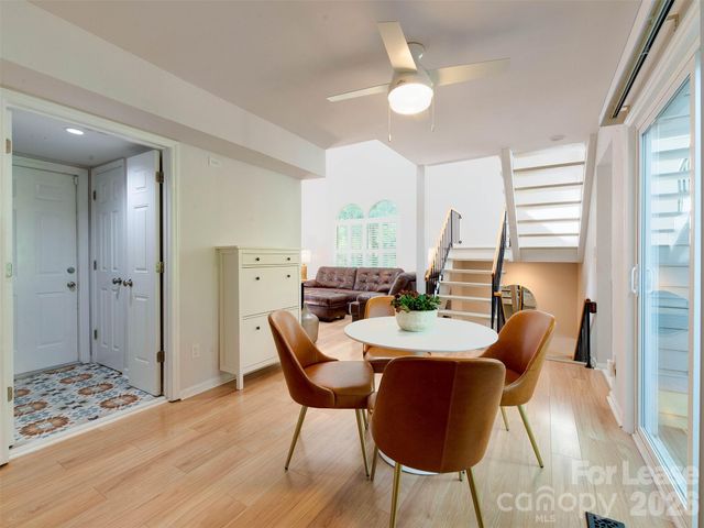 9006 Saint Thomas Lane, Charlotte, NC 28277