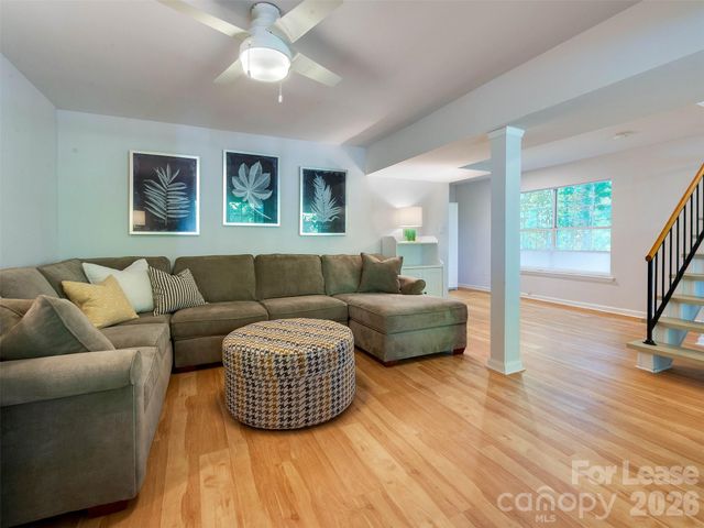 9006 Saint Thomas Lane, Charlotte, NC 28277